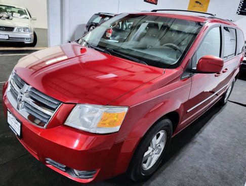 Used 2008 Dodge Grand Caravan SXT image 10