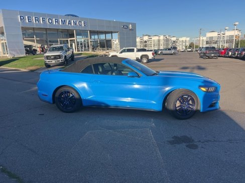 Used 2017 Ford Mustang Premium image 3