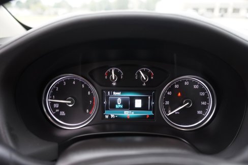 Used 2018 Buick Enclave Essence image 11