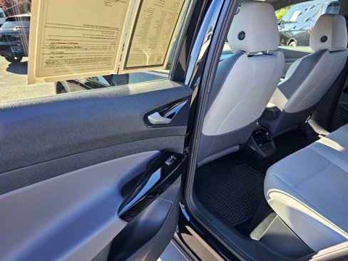 Used 2021 Volkswagen ID.4 Pro S w/ Gradient Package image 18