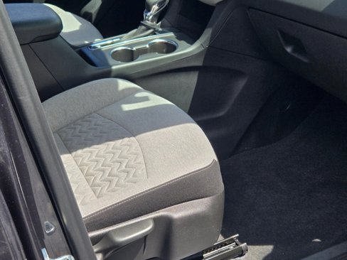 Used 2022 Chevrolet Equinox LS w/ LS Convenience Package image 7