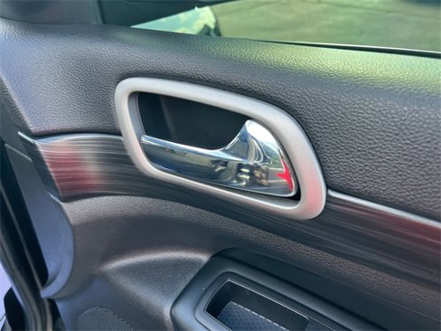 Used 2020 Jeep Grand Cherokee Laredo image 29