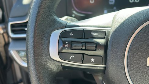 Used 2023 Kia Sportage LX image 12