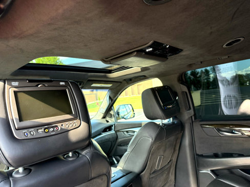Used 2018 Cadillac Escalade Platinum image 14