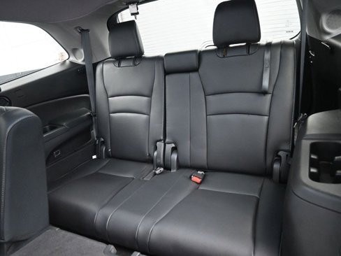 Used 2018 Honda Pilot Touring image 32