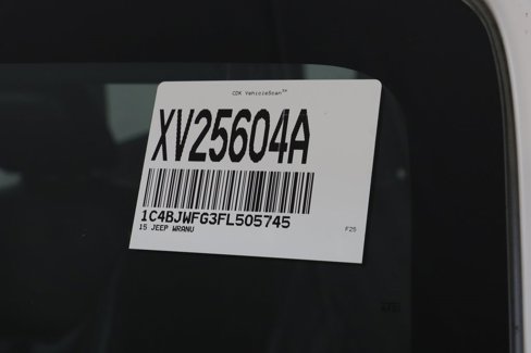 Used 2015 Jeep Wrangler Unlimited Rubicon image 24