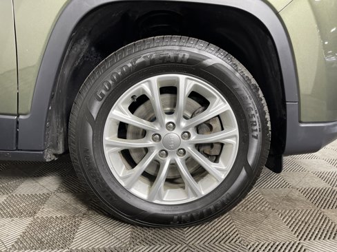 Used 2020 Jeep Cherokee Latitude image 6