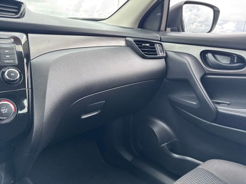 Used 2020 Nissan Rogue Sport S image 22