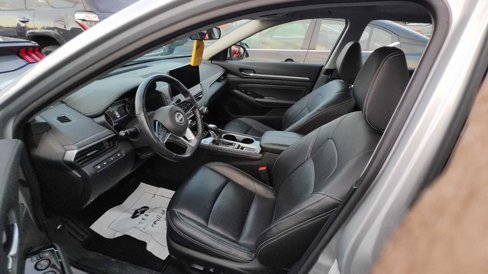 Used 2023 Nissan Altima 2.5 SL image 3