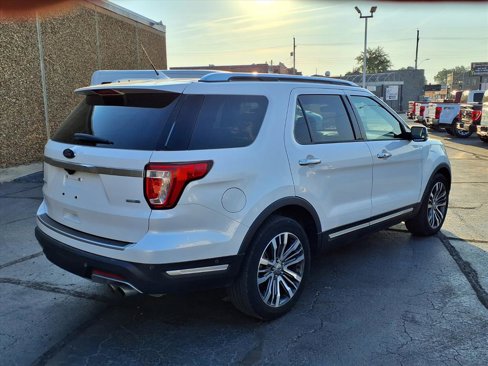 Used 2018 Ford Explorer Platinum image 2