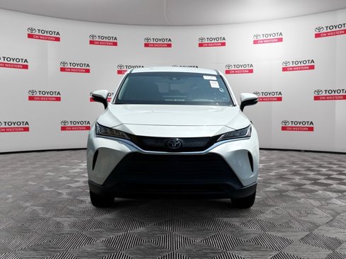Certified 2022 Toyota Venza LE image 8