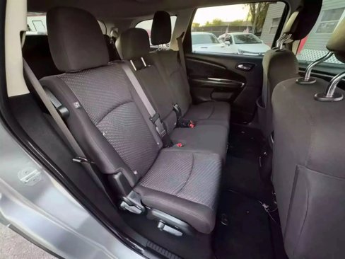 Used 2017 Dodge Journey SE w/ Flexible Seating Group image 33