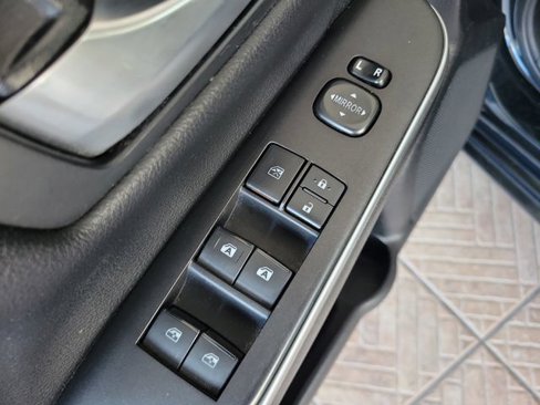 Used 2017 Toyota Camry SE image 14