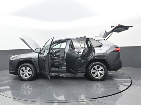 Used 2023 Toyota RAV4 LE image 33