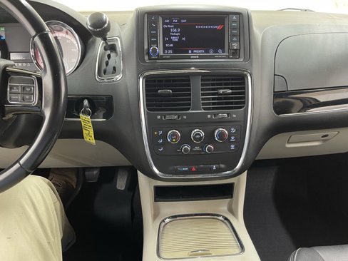 Used 2019 Dodge Grand Caravan SXT image 24