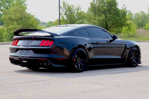 Used 2018 Ford Mustang Shelby GT350R w/ GT350R Equipment Group 920A image 7