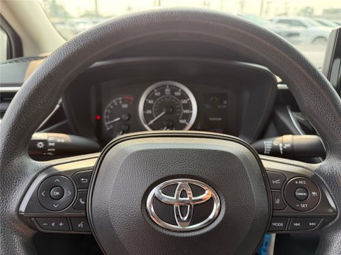 Used 2022 Toyota Corolla LE image 29