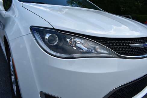 Used 2020 Chrysler Pacifica Touring-L image 39