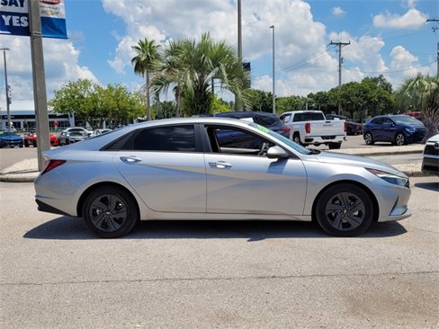 Used 2023 Hyundai Elantra SEL image 8