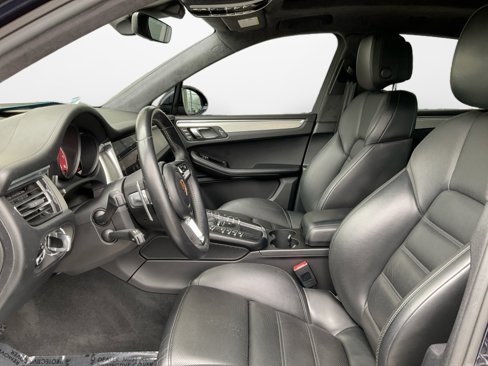 Used 2020 Porsche Macan Turbo image 9
