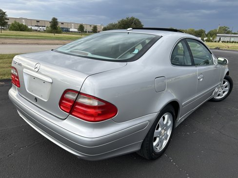 Used 2001 Mercedes-Benz CLK 320 Coupe image 6