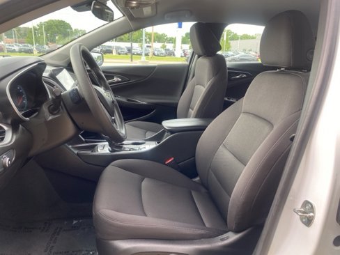 Used 2024 Chevrolet Malibu LT image 8