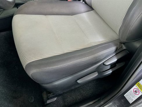 Used 2013 Toyota RAV4 XLE image 21