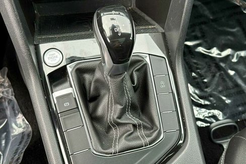 Certified 2023 Volkswagen Taos SE w/ Panoramic Sunroof Package image 21