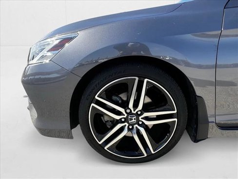 Used 2016 Honda Accord Touring image 21