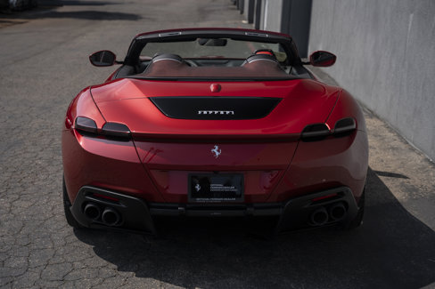 Used 2024 Ferrari Roma Spider image 5