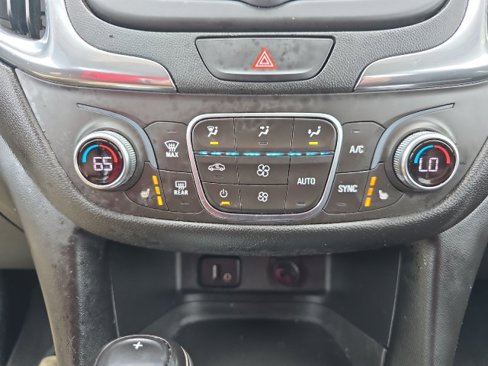 Used 2018 Chevrolet Equinox LT image 29