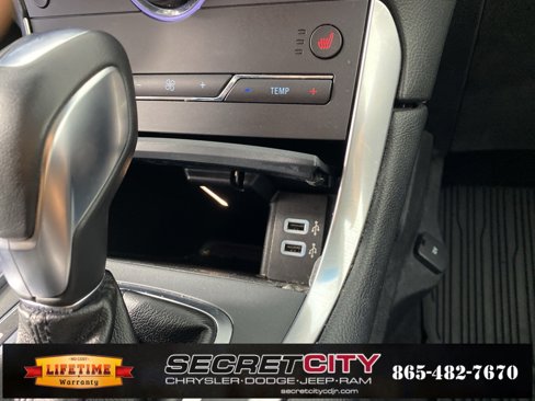 Used 2016 Ford Edge Titanium image 25