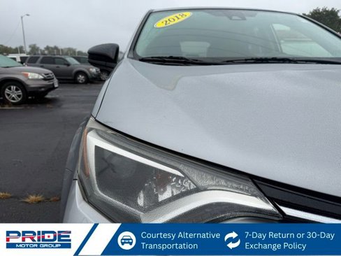 Used 2018 Toyota RAV4 LE image 11