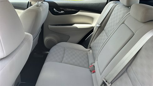 Used 2018 Nissan Rogue Sport SV image 29