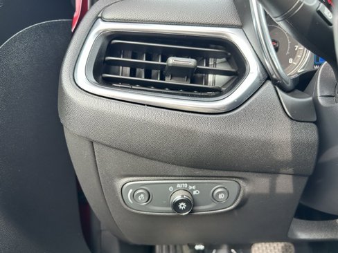 Used 2021 Chevrolet Equinox LT image 19