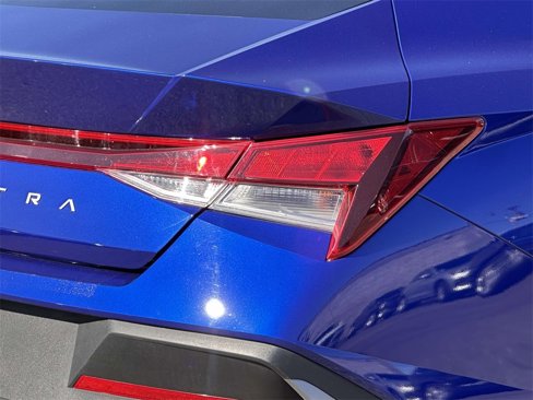 Used 2024 Hyundai Elantra SEL image 8