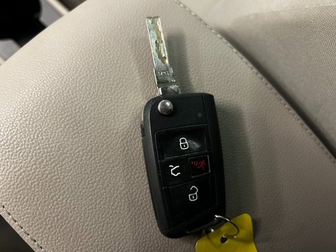 Used 2019 Volkswagen Golf S image 16