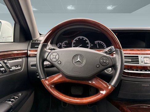 Used 2011 Mercedes-Benz S 550 image 17