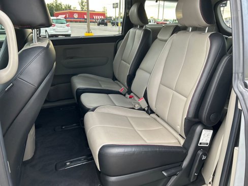 Used 2019 Kia Sedona EX image 22