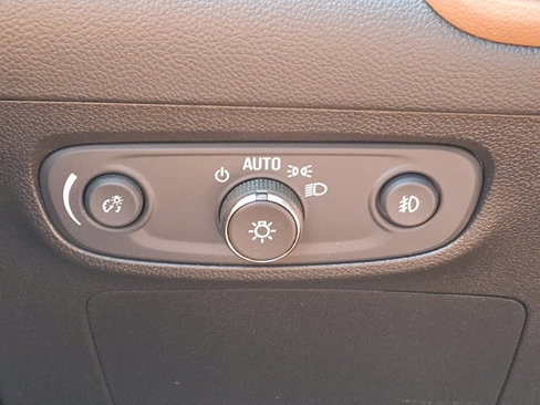 Used 2021 Buick Encore GX Essence w/ Advanced Technology Package image 25