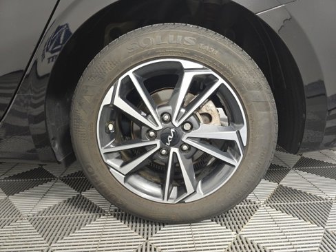 Used 2023 Kia Forte LXS image 18