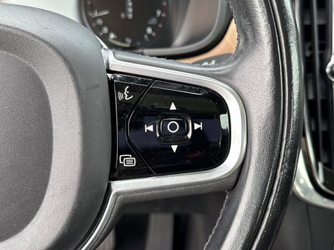 Used 2018 Volvo S90 T6 Inscription image 28