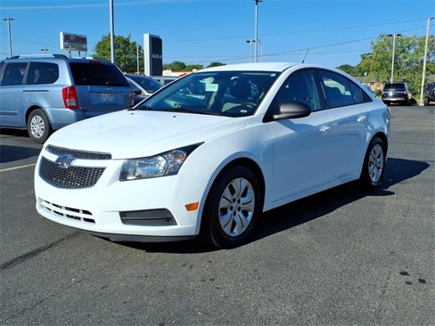 Used 2014 Chevrolet Cruze LS image 3