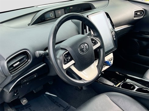 Used 2017 Toyota Prius Prime Premium image 9
