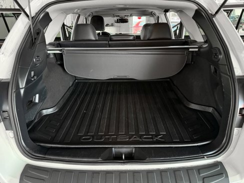 Used 2018 Subaru Outback 2.5i Limited image 19