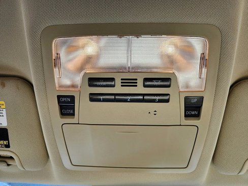 Used 2019 Toyota Highlander XLE image 21