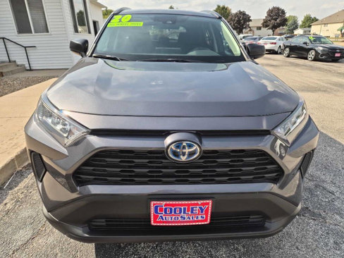 Used 2020 Toyota RAV4 LE image 3