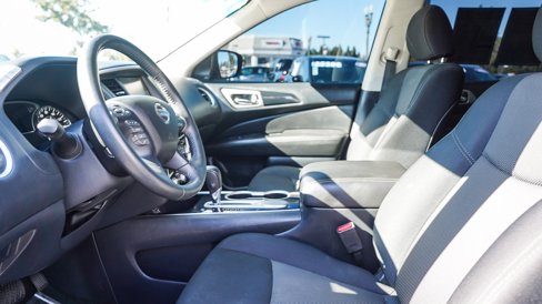 Used 2020 Nissan Pathfinder SV image 17