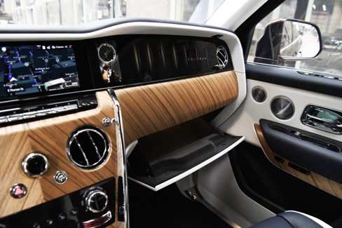 New 2025 Rolls-Royce Cullinan image 22