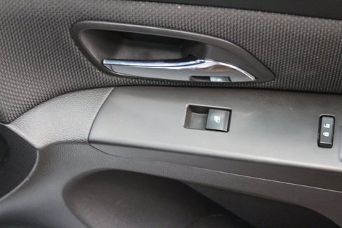 Used 2015 Chevrolet Cruze LT image 8
